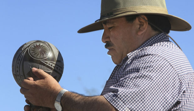 Making Mata Ortiz pottery